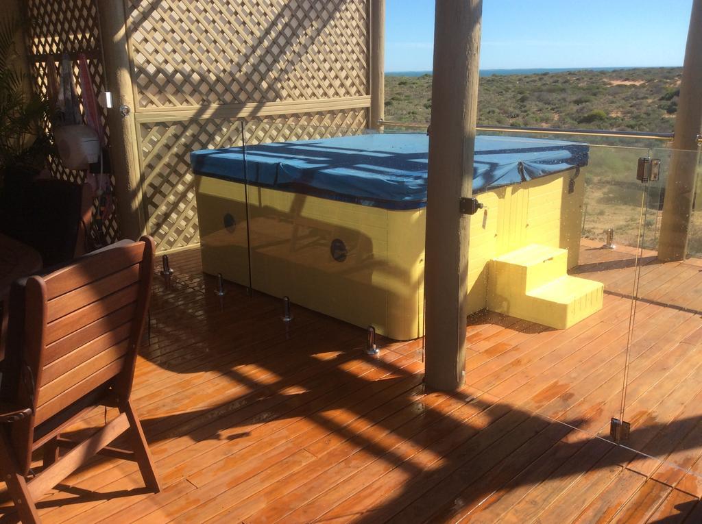 On The Deck @ Shark Bay Bed & Breakfast Denham Exterior photo