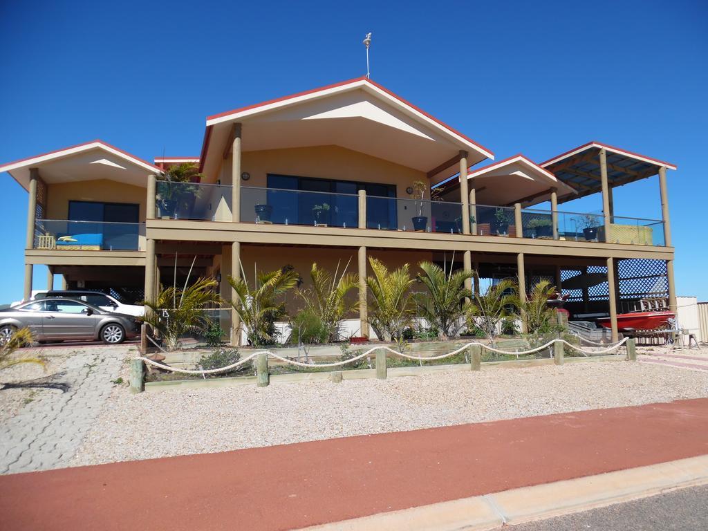 On The Deck @ Shark Bay Bed & Breakfast Denham Exterior photo