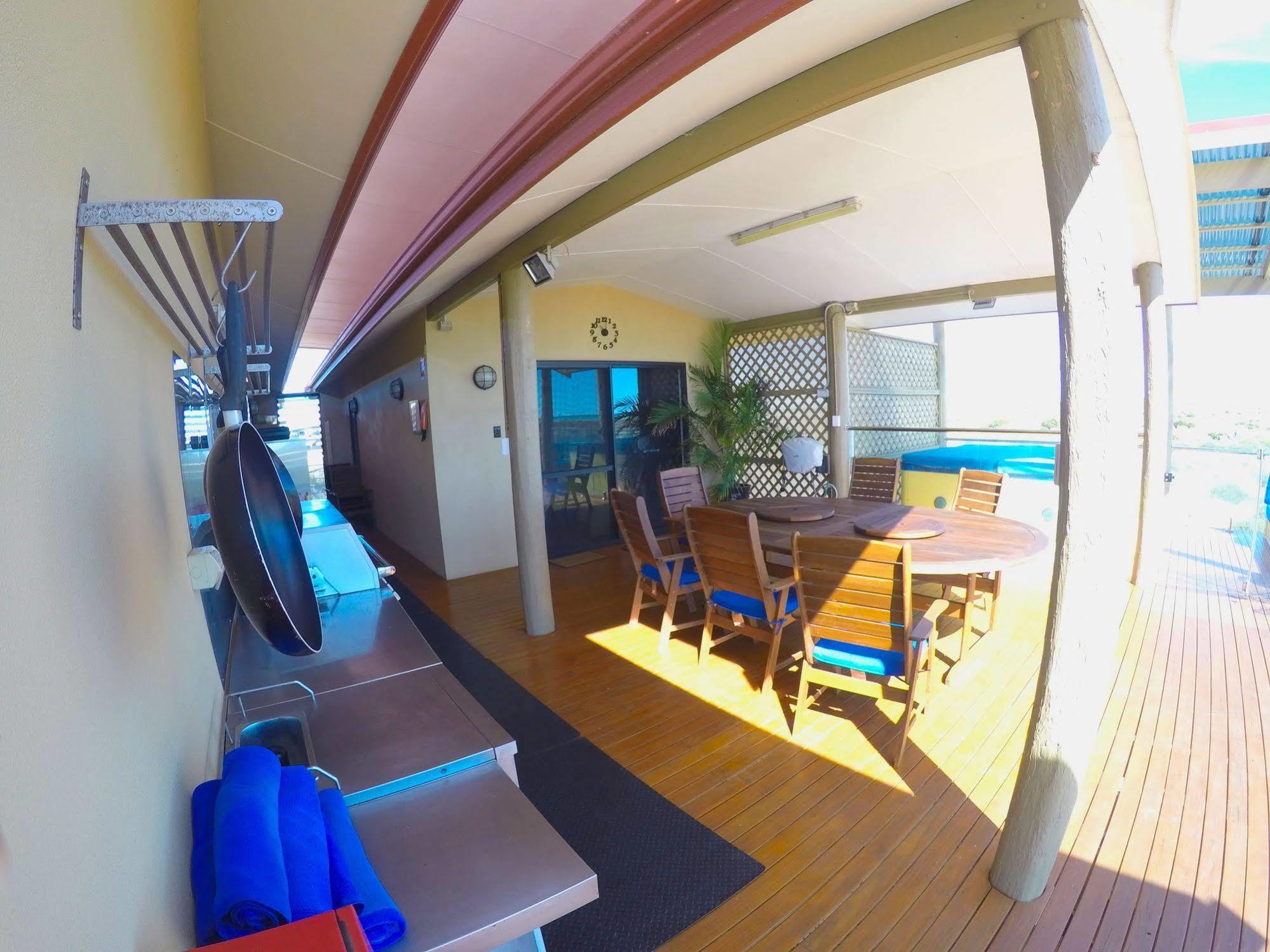 On The Deck @ Shark Bay Bed & Breakfast Denham Exterior photo